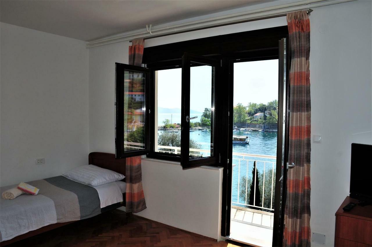 Apartmani Kadmen Ika Exterior photo